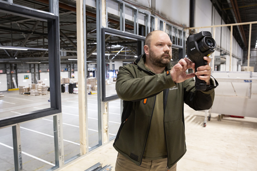 Q4 Schenker Rob Dennis 152