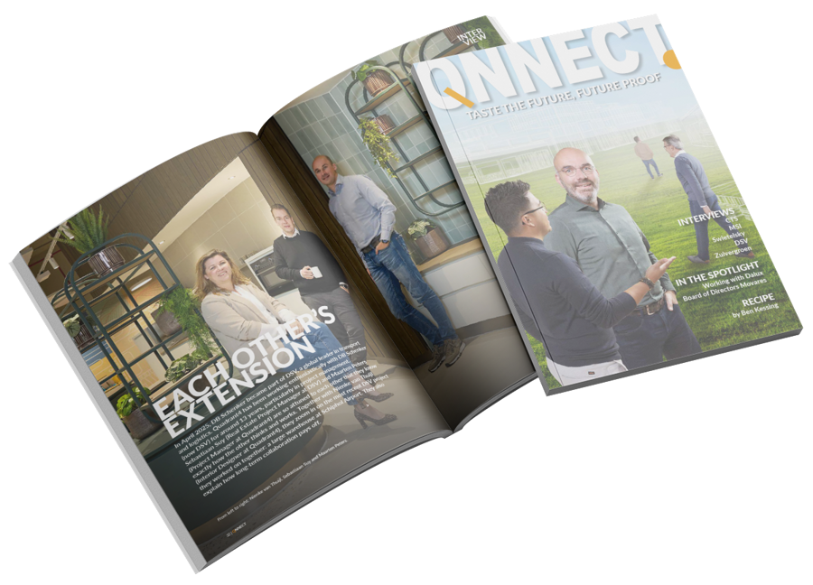 Mockup Spread Qnnect Homepage EN